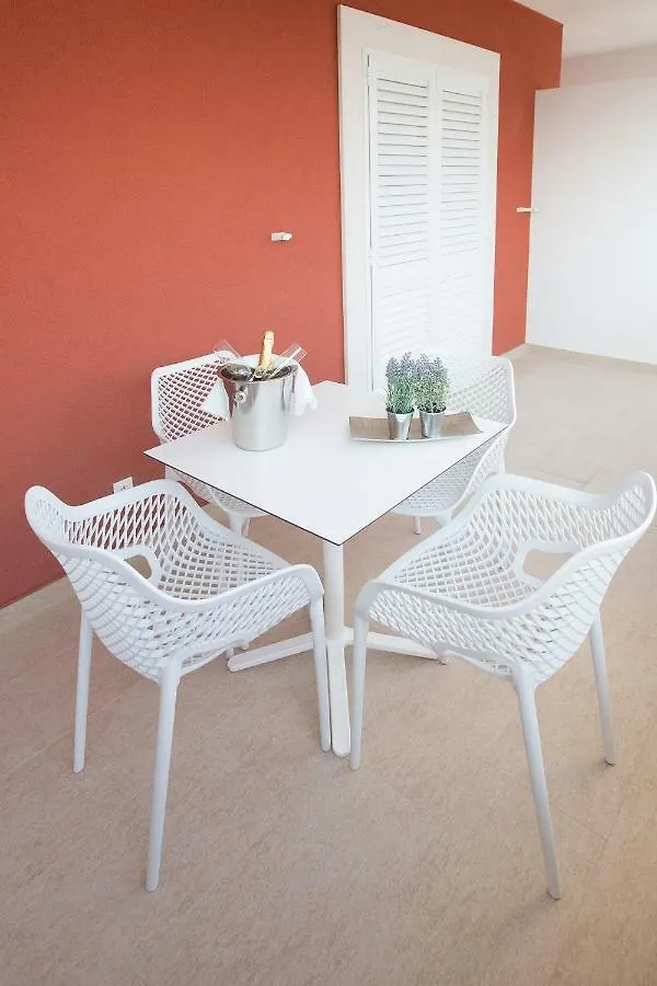 Villa Apartments Art Trogir 0*,  Croatia