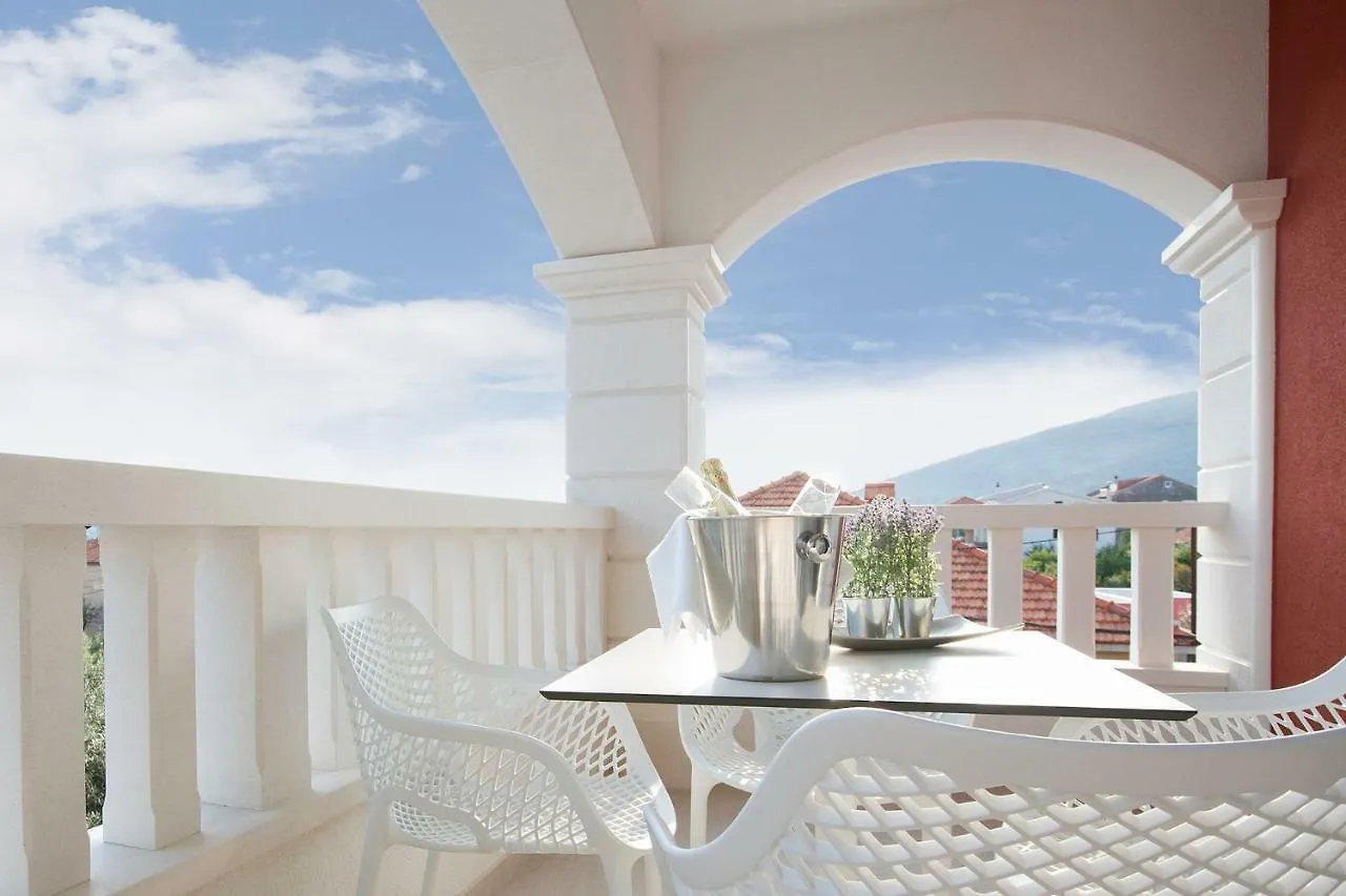 Villa Apartments Art Trogir Croacia