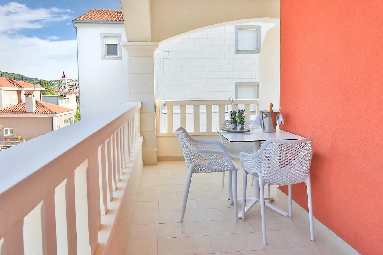 Villa Apartments Art Trogir