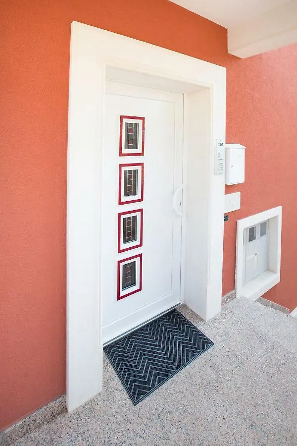 טרוגיר Villa Apartments Art