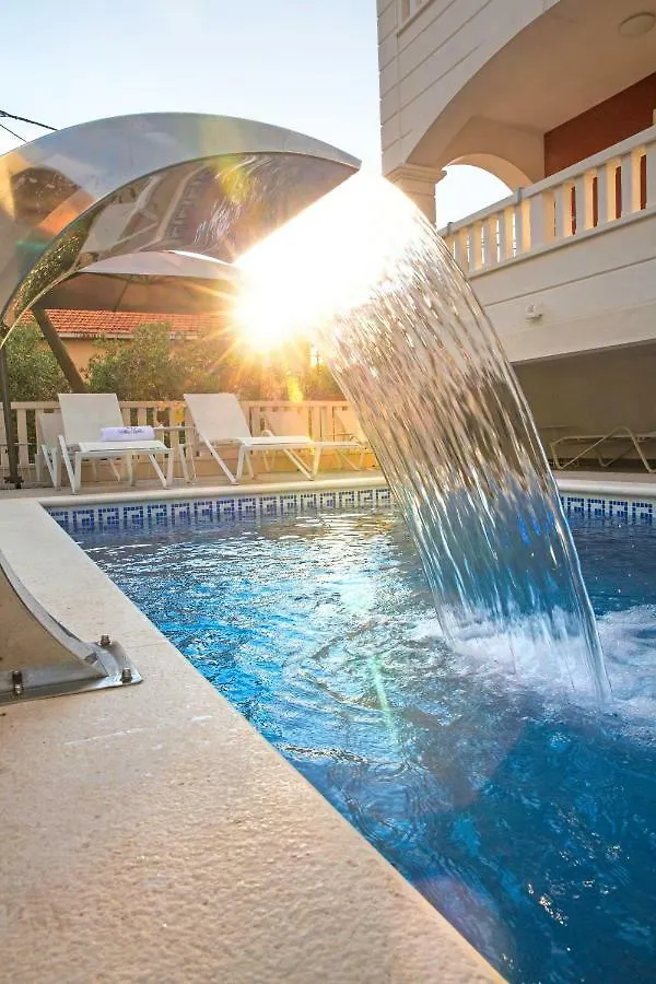 טרוגיר Villa Apartments Art קרואטיה